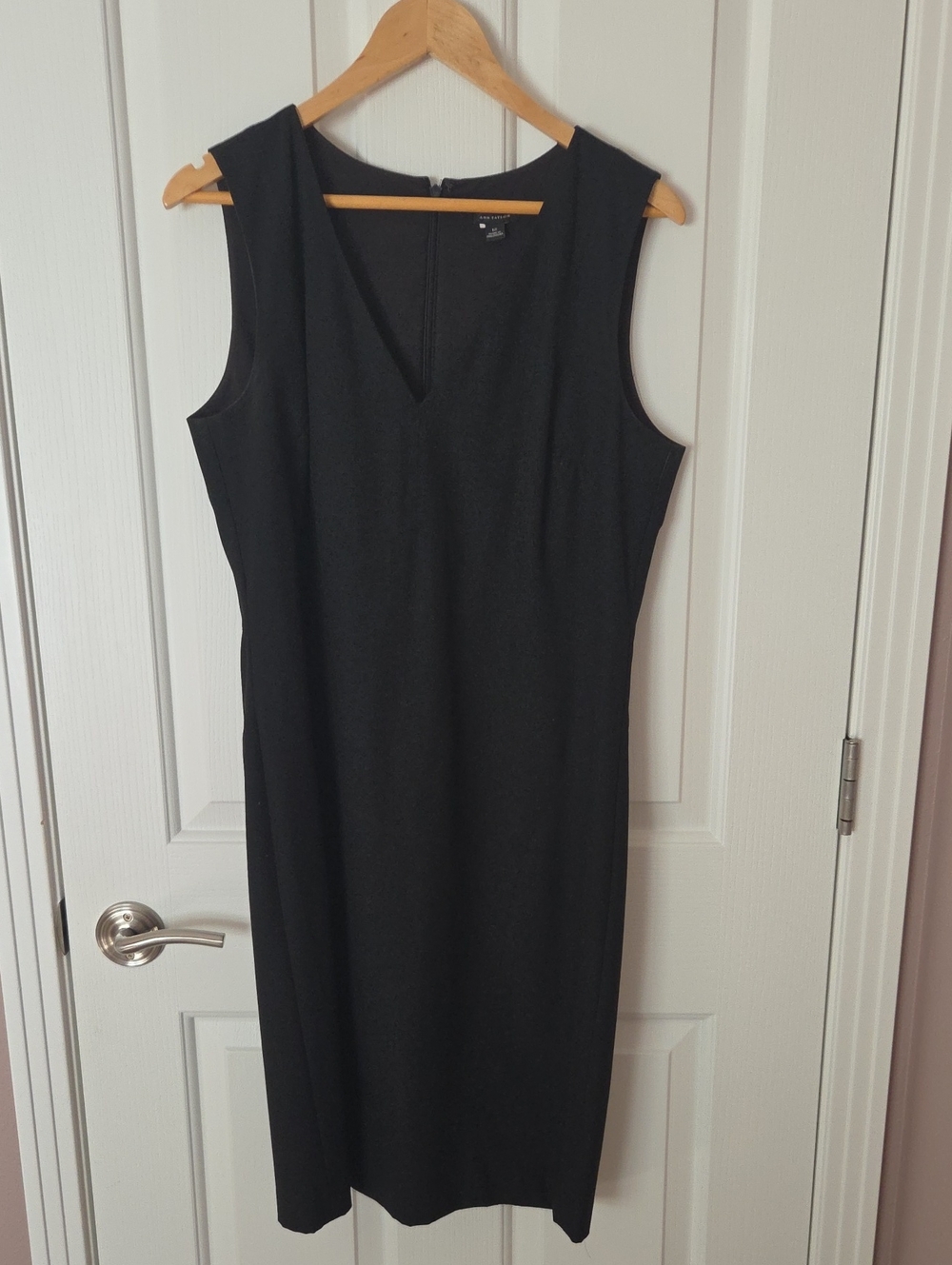 Ann Taylor Sleeveless Black Midi Dress Size 12